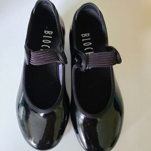 Girls tap shoes 11W